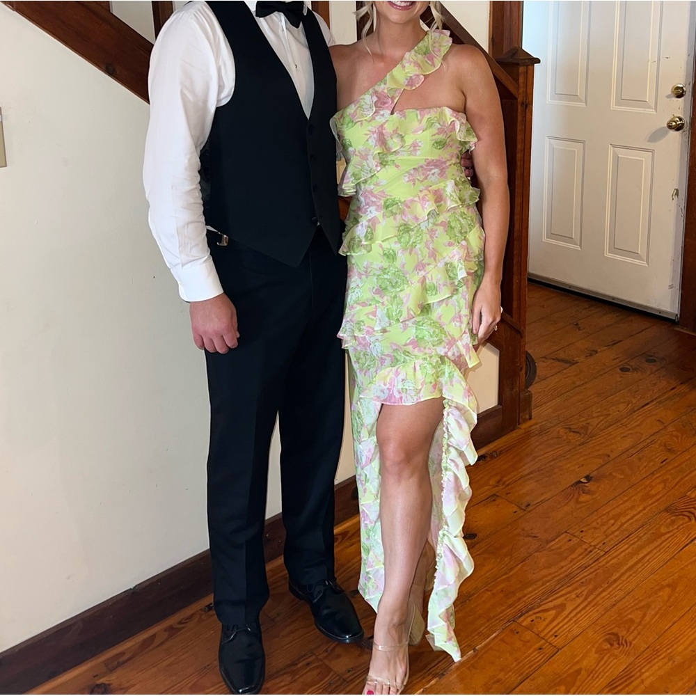 Jade Ella closet co in the UK. Worn once to a wedding. Size small.